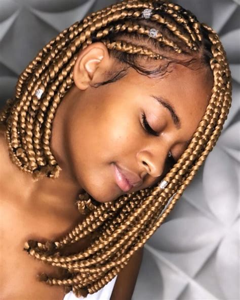 TRANÇA BOX BRAIDS CHANEL DE BICO .